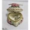 Image 1 : HEART SHAPED MUSICAL TRINKET BOX WITH HEART