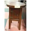 Image 1 : WOOD END TABLE 20" TALL