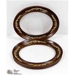 TWO 1950'S WOOD OVAL PICTURE FRAMES