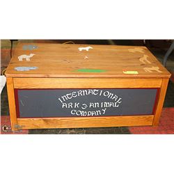 CHILDRENS WOOD TOY BOX, 29 X 15 X 12