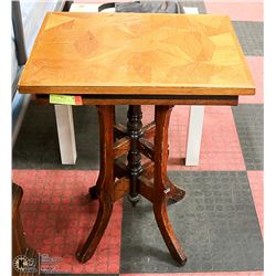 ANTIQUE WOOD EASTLAKE TABLE WITH PARQUET TOP