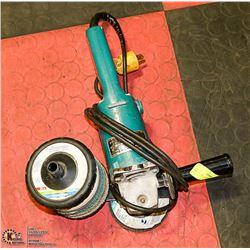 MAKITA ANGLE GRINDER WITH DISCS
