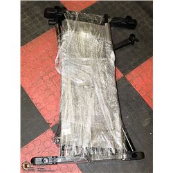 SMALL PLASTIC CLOTHES RACK