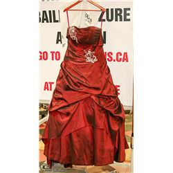 BRIDESMAID / GRAD DRESS FROM MINA'S BRIDAL SIZE 14