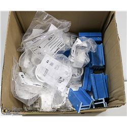 CASE OF LOCKING CLAMPS AND THERMAL SPACERS