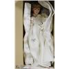 Image 1 : AVON FINE COLLECTIBLES DOLL ON STAND