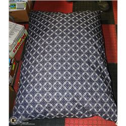 NEW EXTRA LARGE DOG BED 48 x 35", WITH REMOVABLE