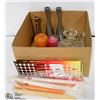 Image 1 : FLAT OF CANDLE HOLDERS AND MULTIPLE TAPER CANDLES