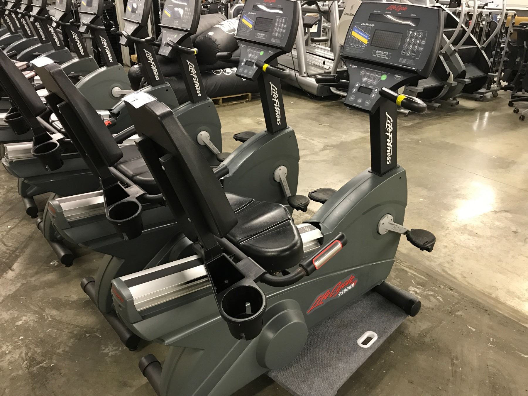 LIFE FITNESS LIFE CYCLE 9500 HR RECUMBENT BIKE