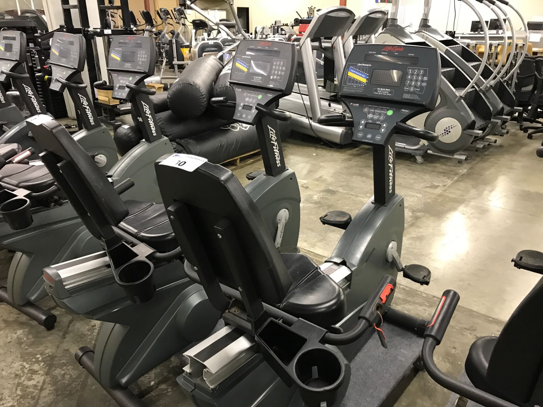 LIFE FITNESS LIFE CYCLE 9500 HR RECUMBENT BIKE