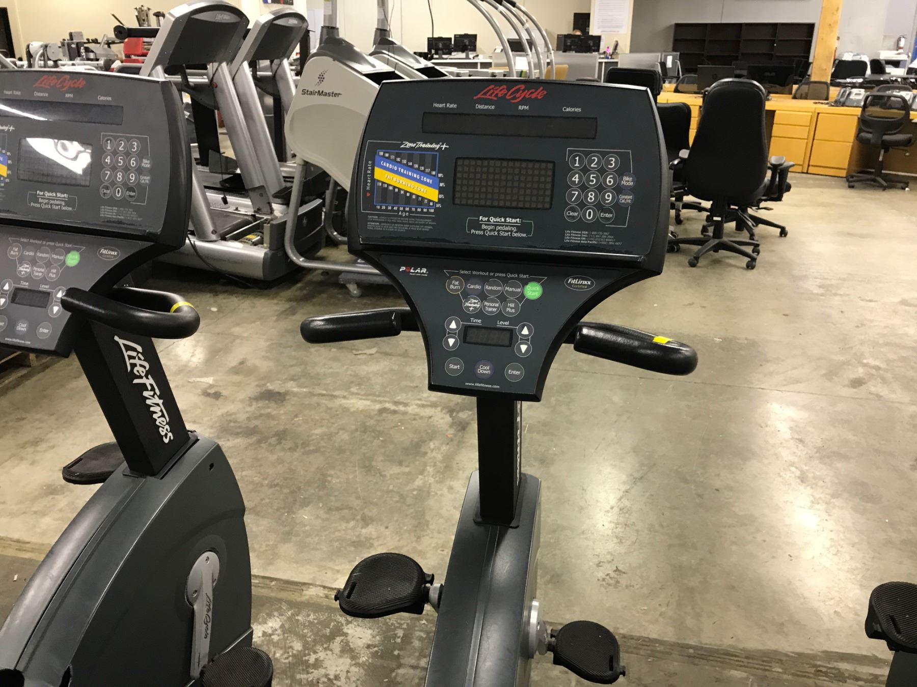 LIFE FITNESS LIFE CYCLE 9500 HR RECUMBENT BIKE