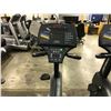 Image 2 : LIFE FITNESS LIFE CYCLE 9500 HR RECUMBENT BIKE