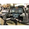 Image 2 : LIFE FITNESS LIFE CYCLE 9500 HR UPRIGHT BIKE