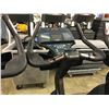 Image 2 : LIFE FITNESS LIFE CYCLE 9500 HR UPRIGHT BIKE