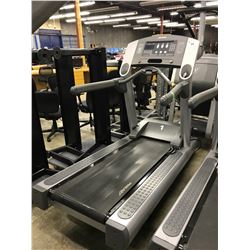 LIFE FITNESS 95TI FLEX DECK TREADMILL WITH 120V/20AMP