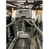 Image 2 : LIFE FITNESS 95TI FLEX DECK TREADMILL WITH 120V/20AMP