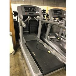 LIFE FITNESS 95TI FLEX DECK TREADMILL WITH 120V/20AMP