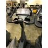 Image 2 : LIFEFITNESS LIFE CYCLE 9500HR UPRIGHT BIKE