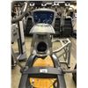 Image 2 : OCTANE FITNESS LX8000 LATERAL STEP MACHINE