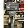 Image 2 : LIFE FITNESS 9500HR RECUMBENT BIKE