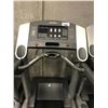 Image 2 : LIFE FITNESS FLEX DECK TREADMILL 120V/20A PLUG