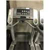 Image 2 : LIFE FITNESS FLEX DECK TREADMILL 120V/20A PLUG