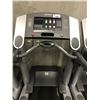 Image 2 : LIFE FITNESS FLEX DECK TREADMILL 120V/20A PLUG