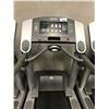 Image 2 : LIFE FITNESS FLEX DECK TREADMILL 120V/20A PLUG