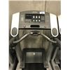 Image 2 : LIFE FITNESS FLEX DECK TREADMILL 120V/20A PLUG