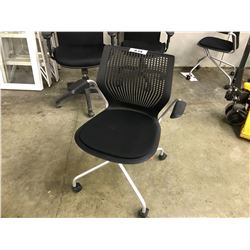 BLACK KNOLL MULTI GENERATION  MOBILE CLIENT CHAIR
