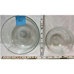 2 vintage bowls - 6" and 8"