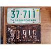Image 1 : 1974 + 1952 Saskatchewan license plate
