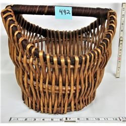 12" woven wicker wooden basket/handle