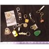 Image 1 : Bag of Key Chains - Cars Trucks Etc.