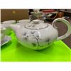 Image 5 : 16 Pcs. Amcrest Meito China (Tea Pot , Gravy Boats Etc.)