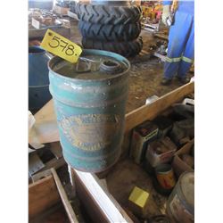 1 Marshall Wells Pail & Oil Cans In Crate