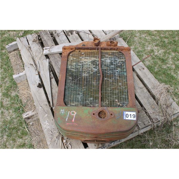 JOHN DEERE TRACTOR RADIATOR