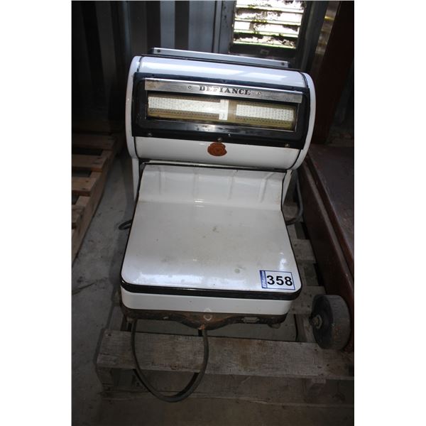 ANTIQUE GROCERY/MEAT SCALE