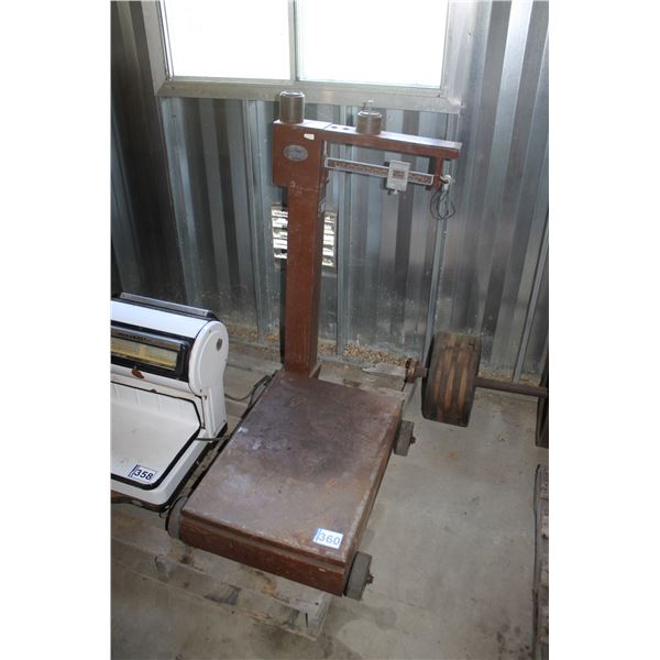 ANTIQUE PLATFORM SCALE