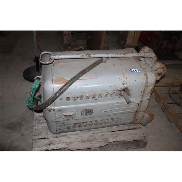 "MARQUETTE" 220/440 VOLT 300 AMP ARC WELDER