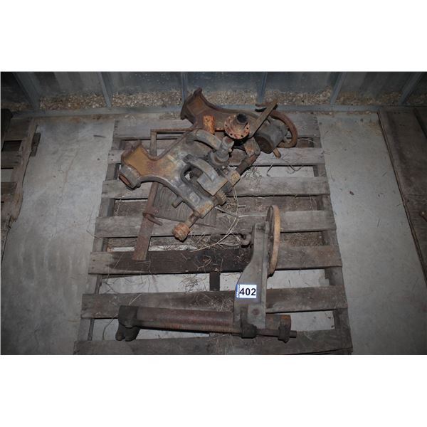 ANTIQUE WALL MOUNTED PRESS DRILL