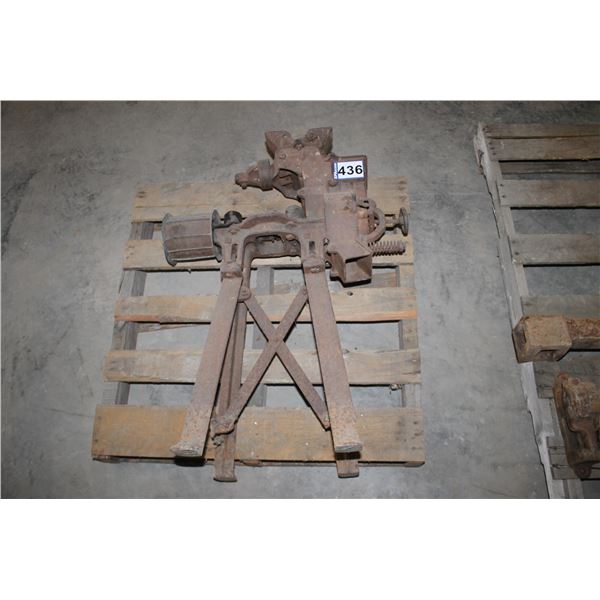 ANTIQUE DUPLEX MILL NO. 5 FEED GRINDER STOVER