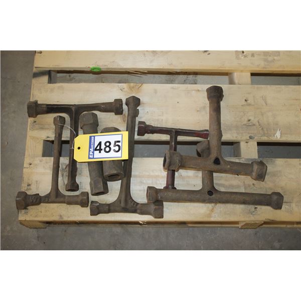 ANTIQUE T-HANDLE WRENCHES