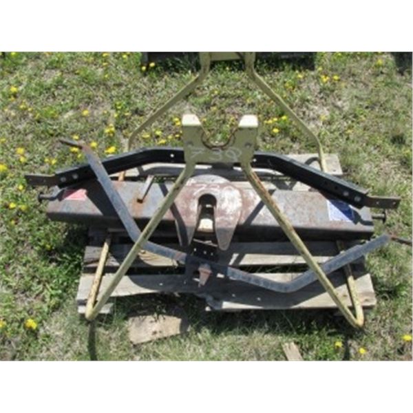 FIFTH WHEEL C/W MOUNTS