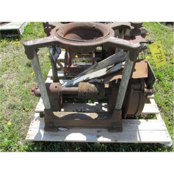 ANTIQUE FEED GRINDER