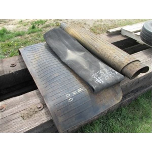 RUBBER MATT APPROX. 49" X 96"