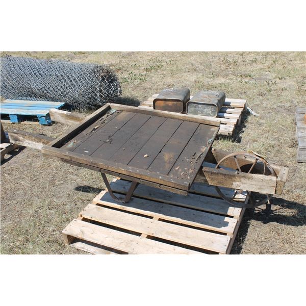 ANTIQUE WHEEL BARROW