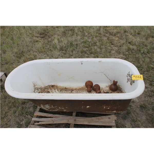 CAST IRON BATHTUB C/W LEGS CAST IN 1914