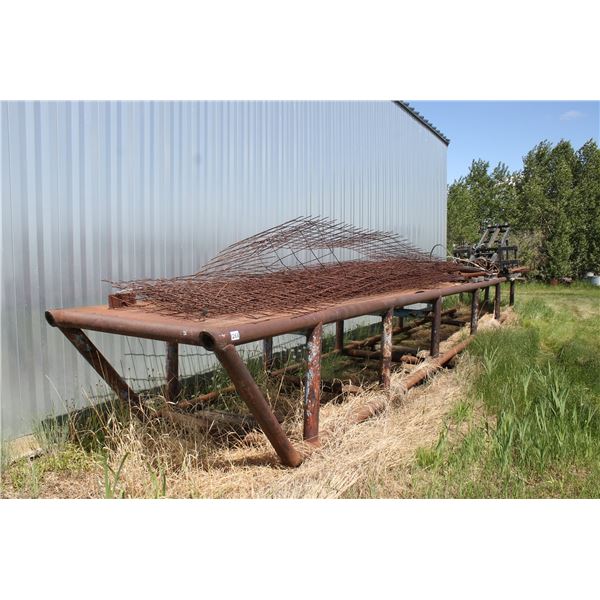 MESH (STAND NOT INCLUDED)