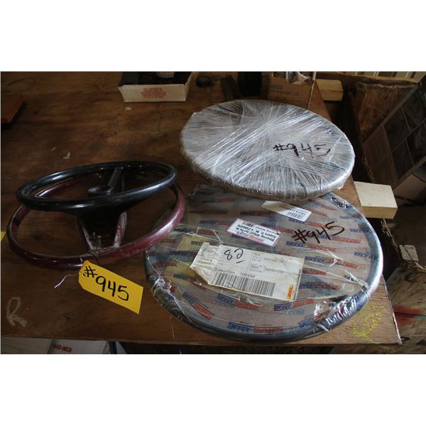 4 STEERING WHEELS